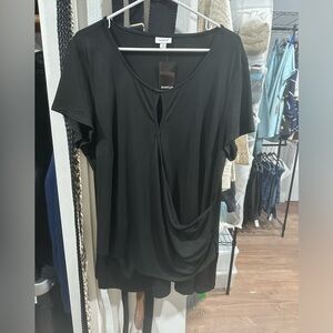 Avenue brand NWT 22/24 Mock Wrap top